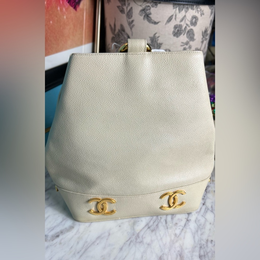 RARE White/Cream Chanel Caviar Leather Bucket Bag Triple CC Gold - Picture 4 of 16